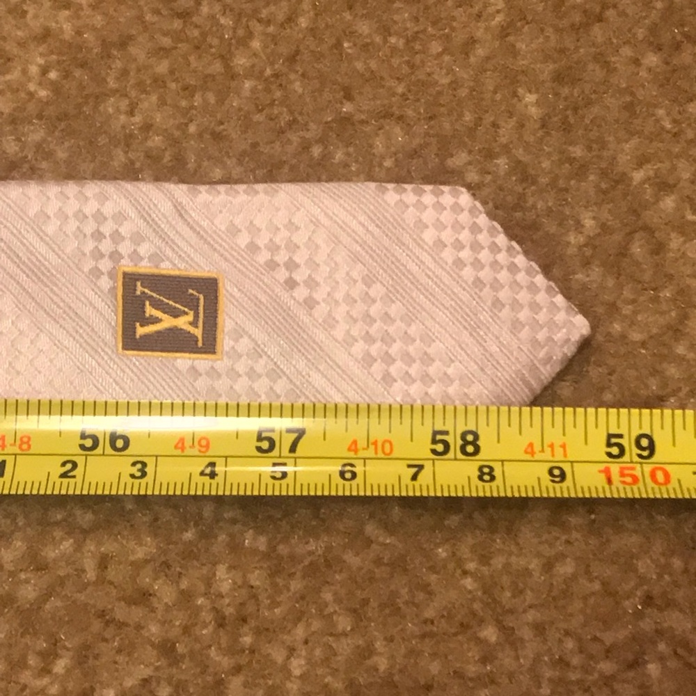 Louis Vuitton LV Luxury Mens Pink Silk Necktie Tie - Picture 6 of 6